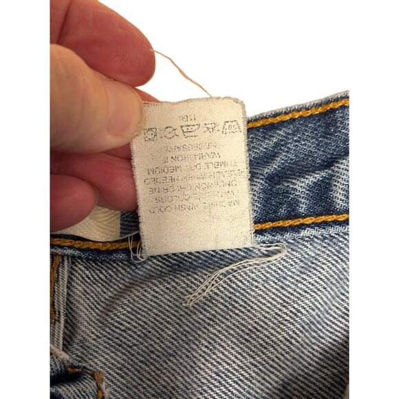 Gap Vintage Classic Fit High Waisted Jeans in Medium Wash. Size 8 Long - Picture 5 of 5